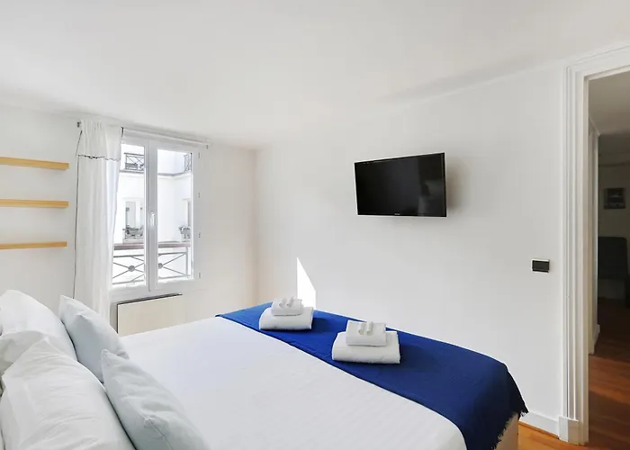 Pick A Flat\'S Apartment In Champs-Elysees - Rue Ponthieu